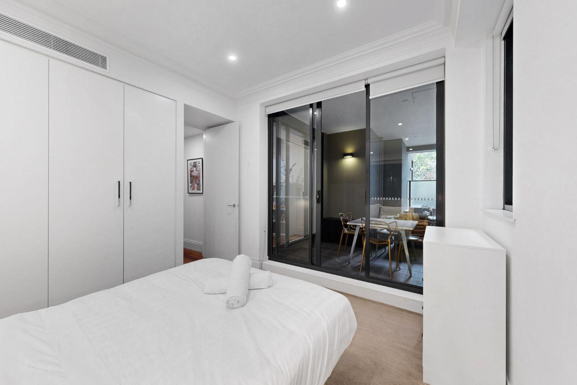 Apartment Stylish Escape With Private Courtyard Sydney